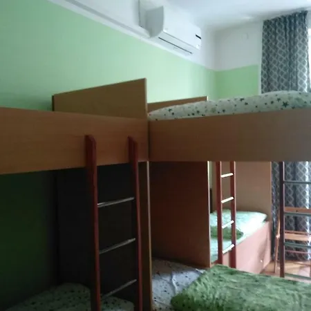 Four Seasons Hostel