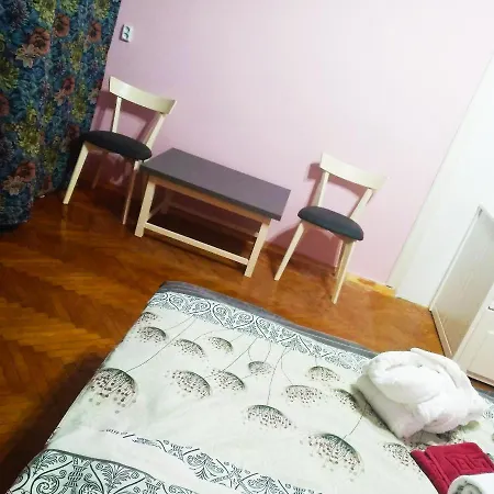 Four Seasons Hostel Lviv